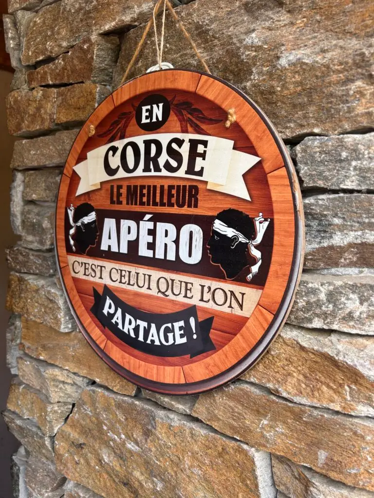 Corse-Du-Sud : Mer Turquoise, Vignobles Et Gastronomie