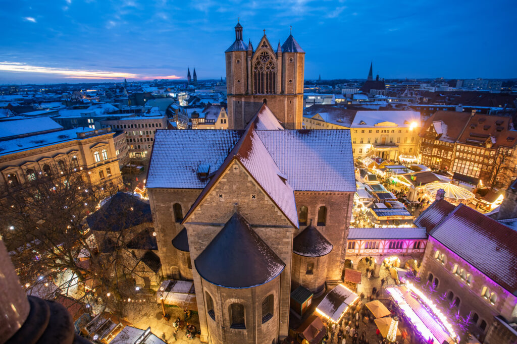 Braunschweig Christmas Market Cathedral c Braunschweig Stadtmarketing Philipp Ziebart