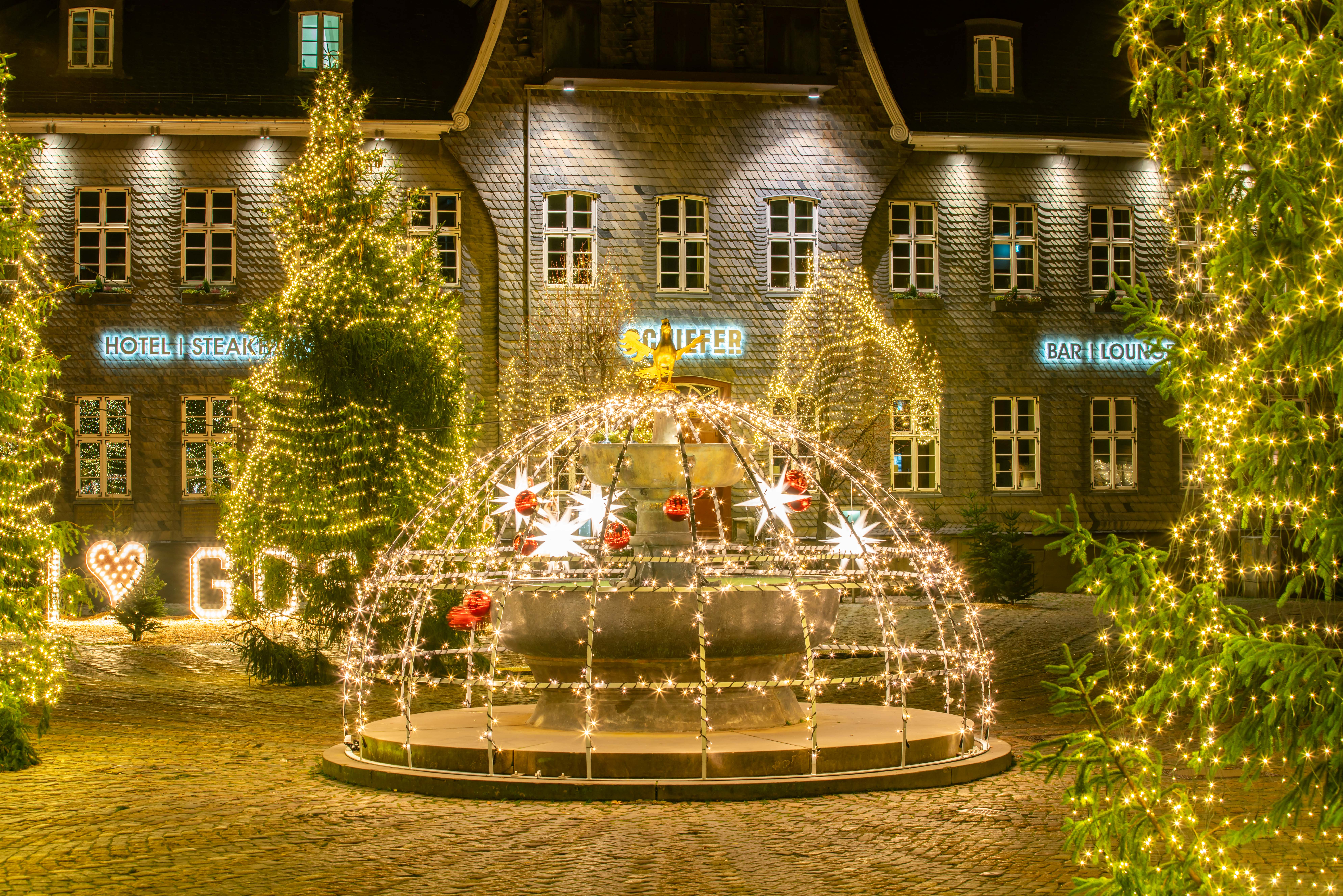 Goslar illuminated market fountain c GOSLAR marketing gmbh filmpunktton