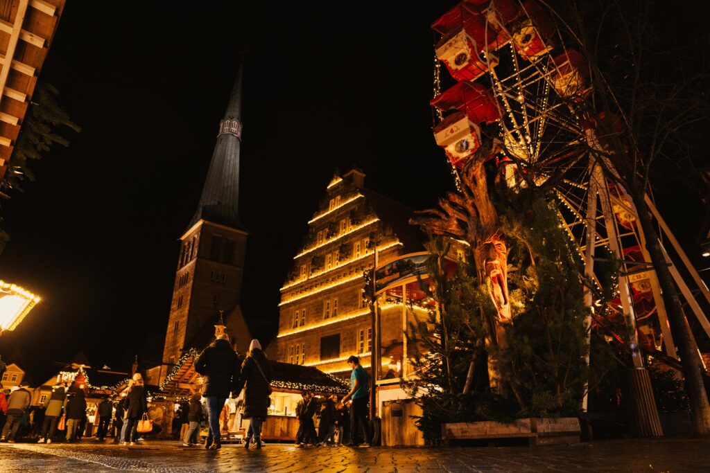 Hameln Christmas Market at night c Hameln Marketing und Tourimus GmbH