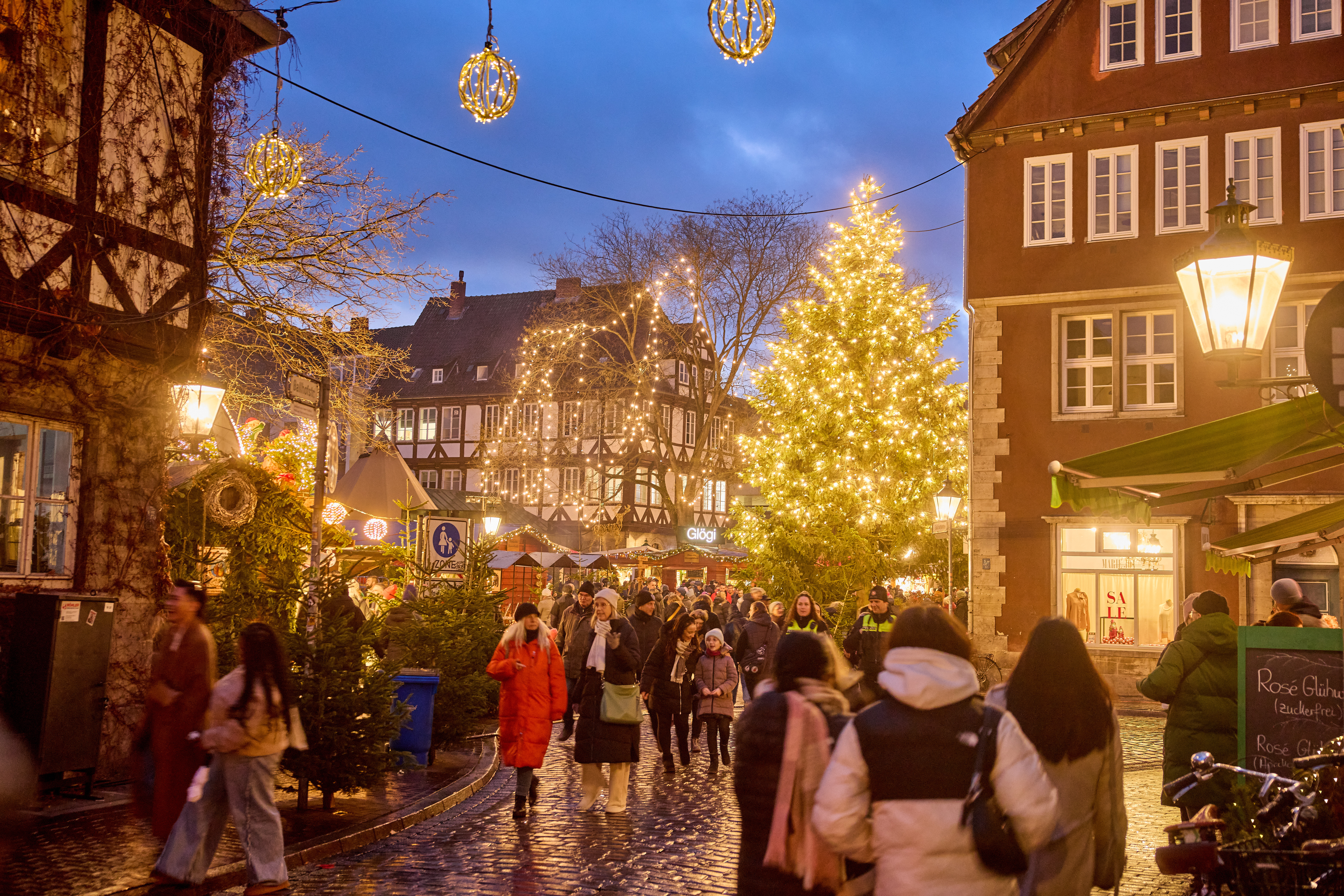 Hannover Christmas Market Old Town Ballhof Square c HMTG Christian Wyrwa 1