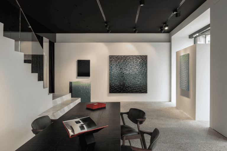 Guillaume Grando : L’art de la lumière à la Forwart Gallery